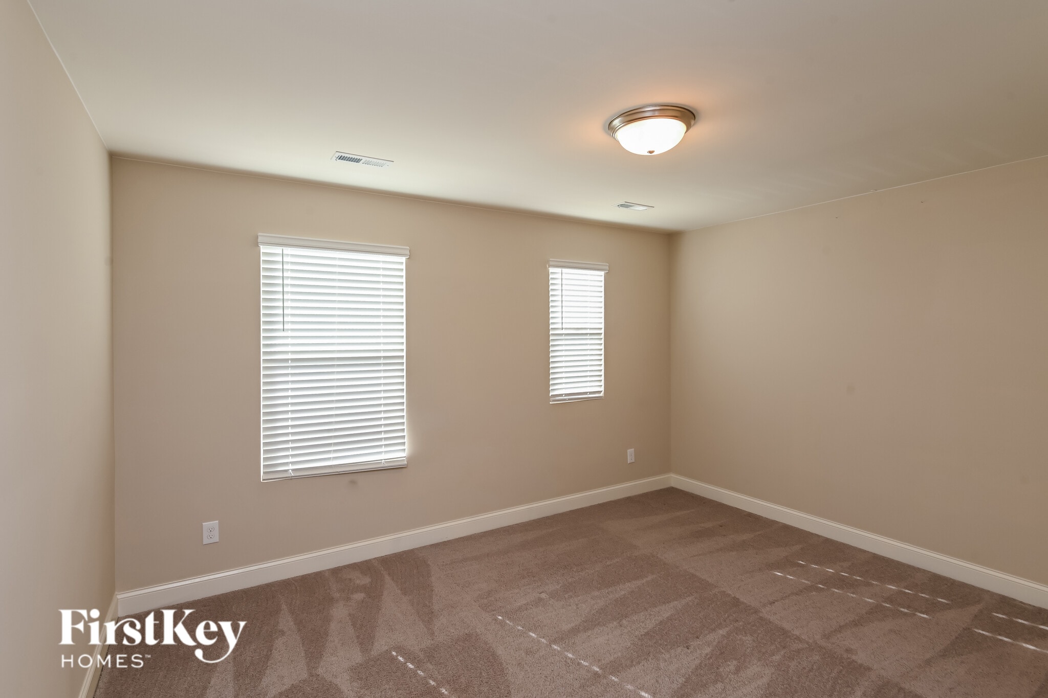 Building Photo - 9147 Marion Oaks Dr