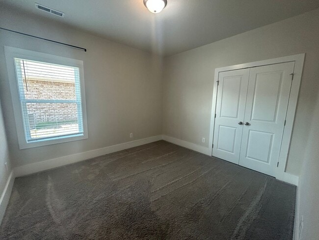 Building Photo - LIMITED TIME DEAL! $350 OFF FIRST MONTH RENT