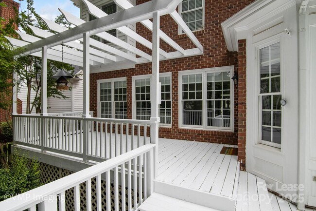 Building Photo - 20107 N Cove Rd