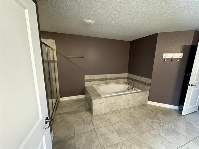 Building Photo - 10342 Lovegrass Ln