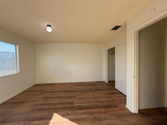 Building Photo - 3 Bedroom House Located in Cul De Sac Near Sportspark