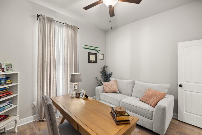 Building Photo - 212 Blaze Blvd