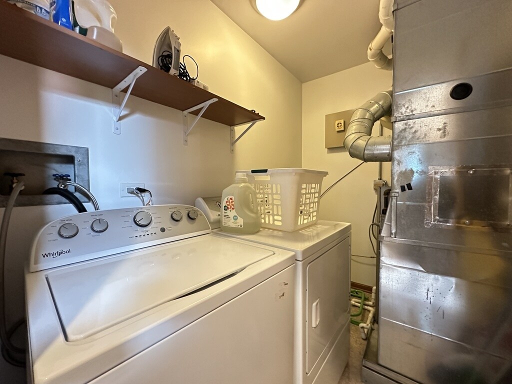 Building Photo - 1437 W Olive Ave