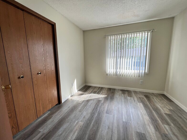 Bedroom 2 - 16199 Flagstaff Ct S