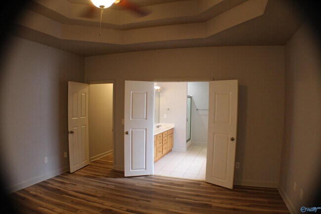 Building Photo - 111 Ervington Pl