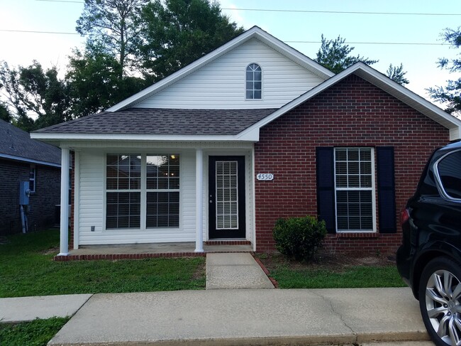 Primary Photo - 4550 Barrington Ln