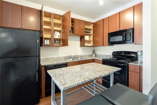 Building Photo - 3100 Esperanza Crossing