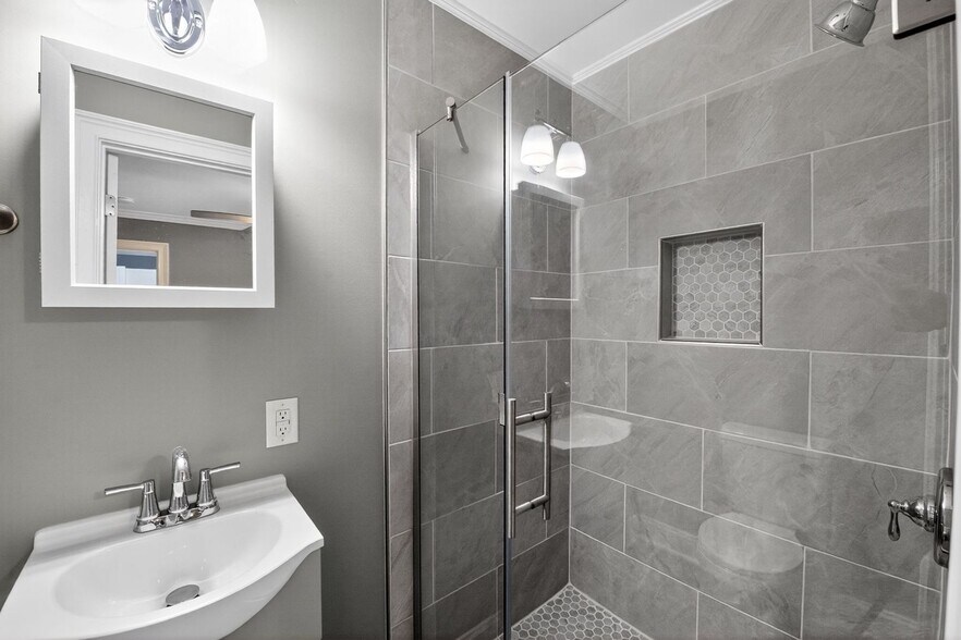 Building Photo - 509 Hoke St