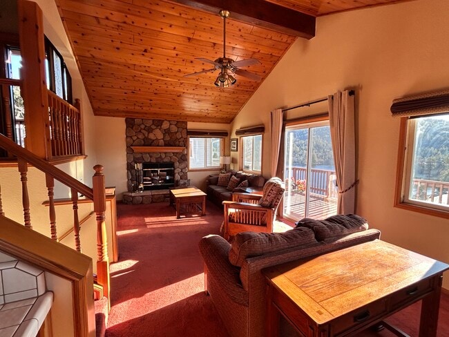 Building Photo - 262 Delle Dr