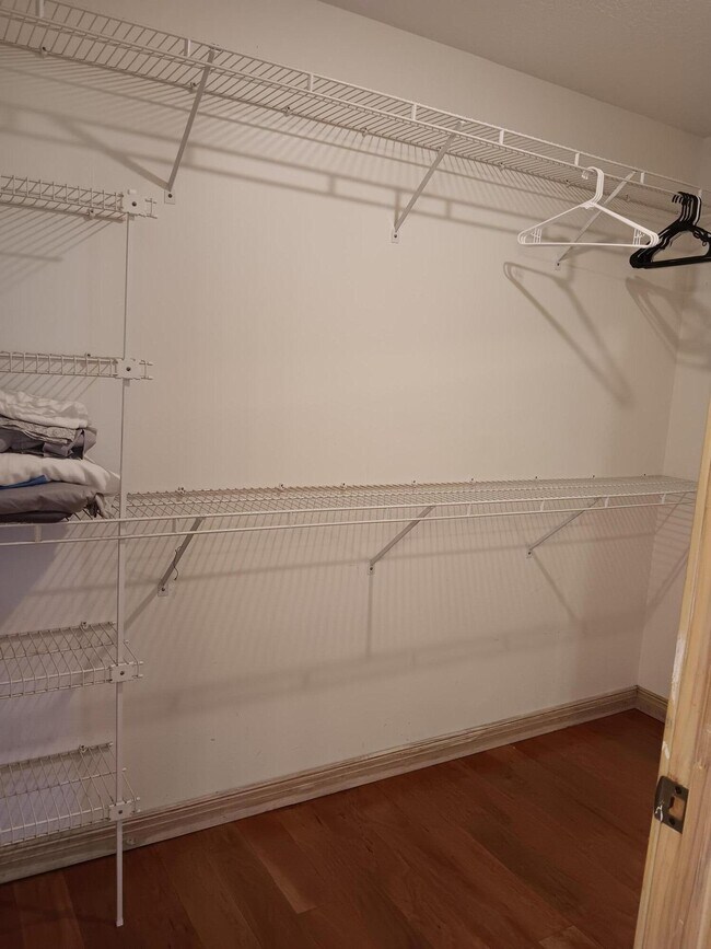 Building Photo - 1236 Block Island Rd