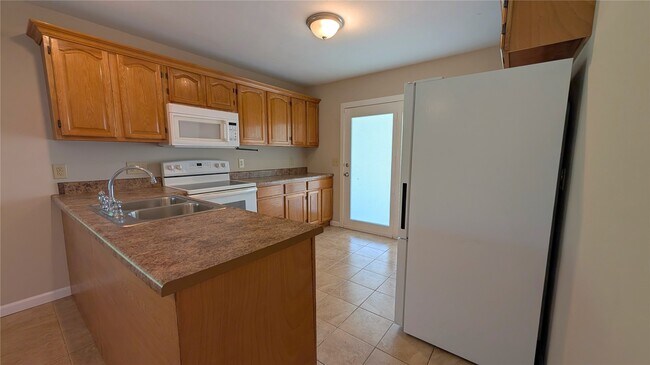 Building Photo - 3356 Clemens Dr