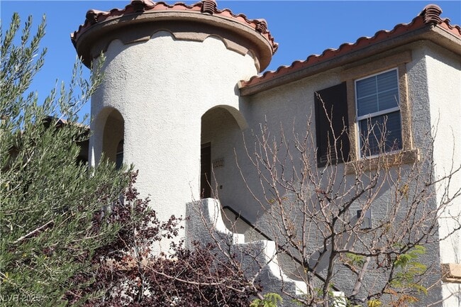 Building Photo - 50 Aura de Blanco St