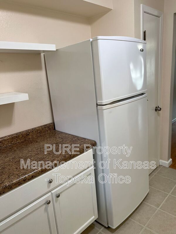 Building Photo - 3032 SW Lydia Ave