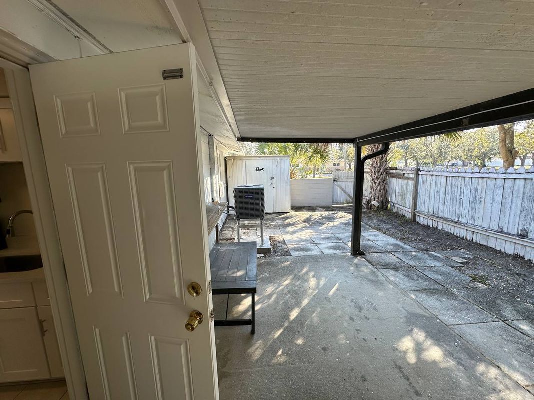 Building Photo - 451 90th Ave N