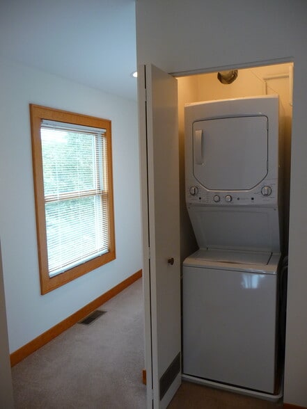 In unit washer/dryer - 2648 N Greenview Ave