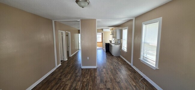 Building Photo - 18 Bullard St