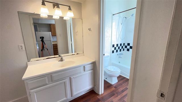 Building Photo - 5837 Velasco Ave