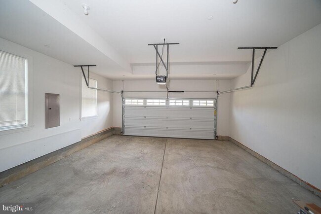 Building Photo - 3701 Parris Blvd