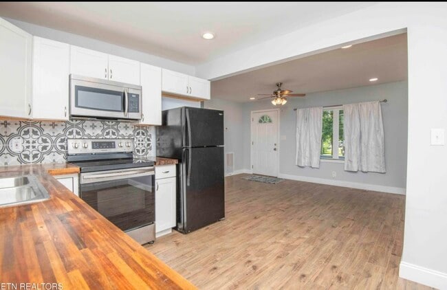 Building Photo - 2515 Wilson Ave