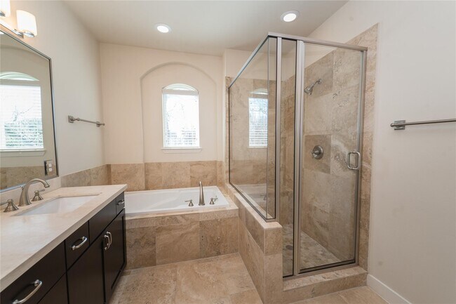 Building Photo - 4805 Jackson St