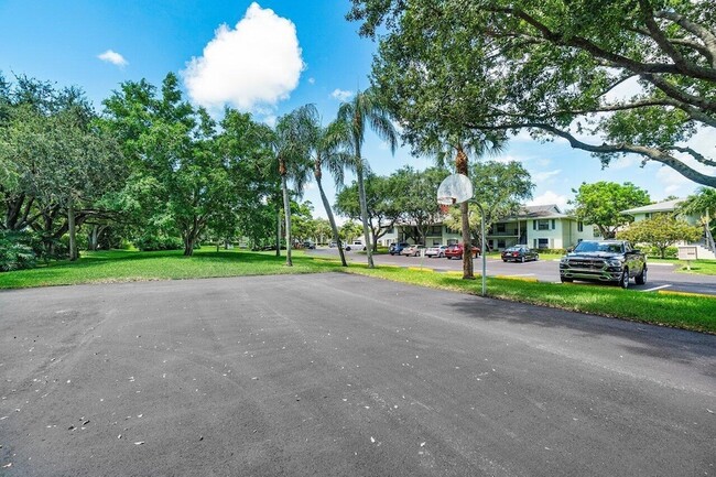 Building Photo - 1001 Sabal Ridge Cir