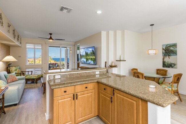 Building Photo - Furnished 2 Bedroom Condo in Town!