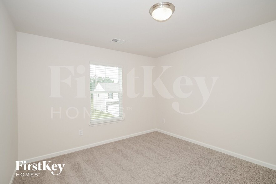 Building Photo - 11 Wild Lily Dr