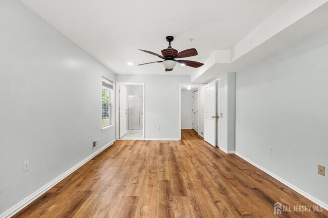 Building Photo - 230 Vasser Dr