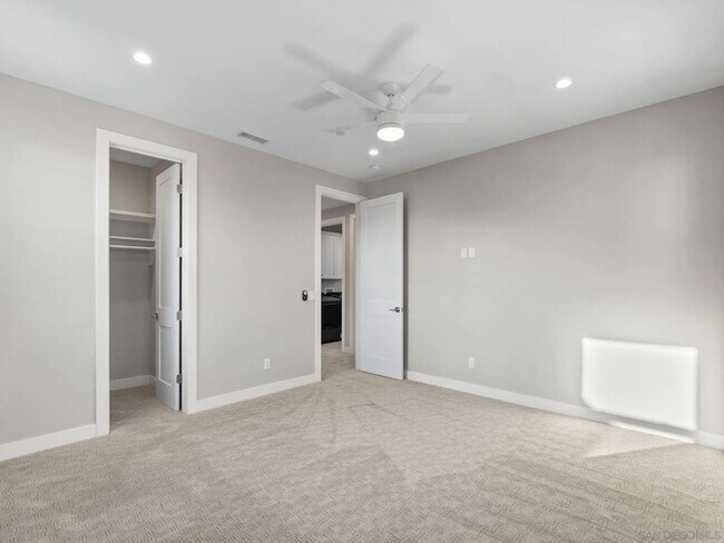 Building Photo - 2954 Copley Ave