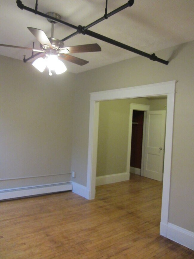 Building Photo - 32 Alfred St