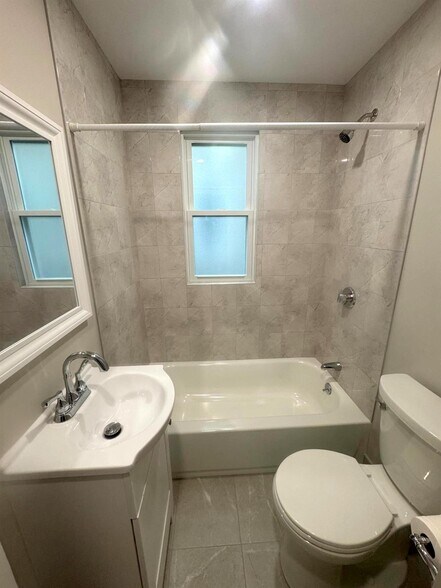 Building Photo - 11 Belmont Sq