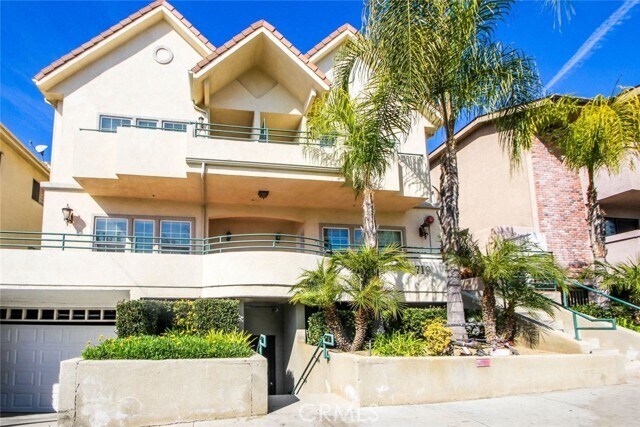 Building Photo - 719 E Providencia Ave