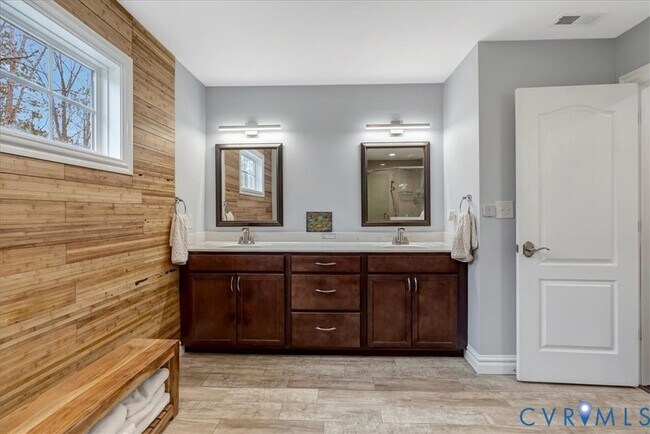 Building Photo - 7530 Dunollie Dr