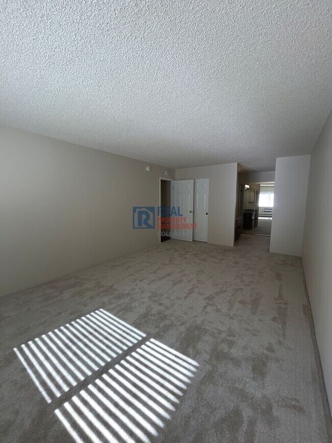 Building Photo - 13901 E Marina Dr