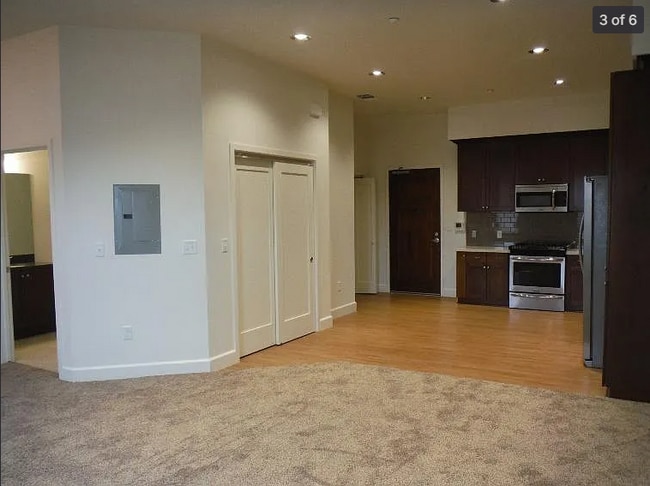 Building Photo - 223 N Irwin St