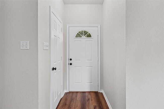 Building Photo - Charming Home In Weatherford