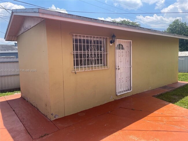 Building Photo - 4115 SW 108th Ave