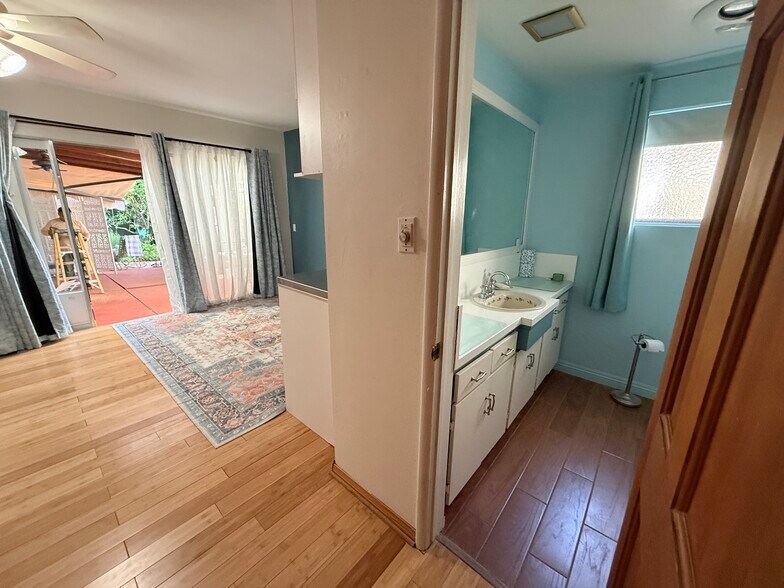 Bath - 21313 San Miguel St