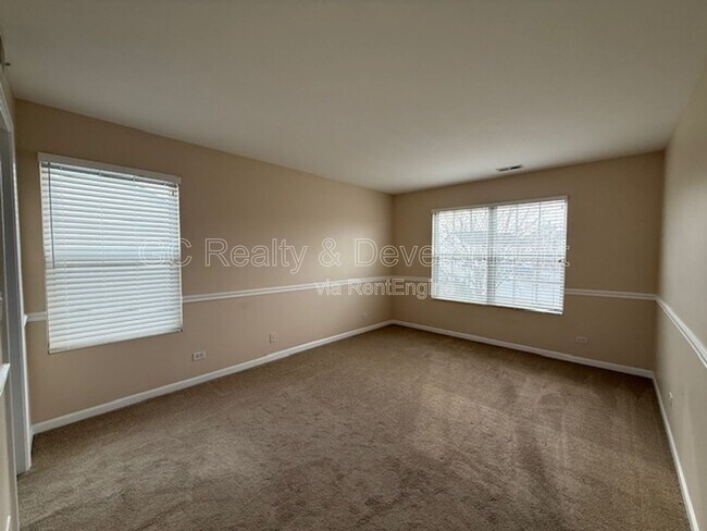 Building Photo - 468 Columbine Ln