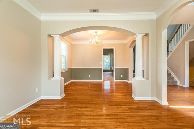 Building Photo - 225 Heritage Lake Dr