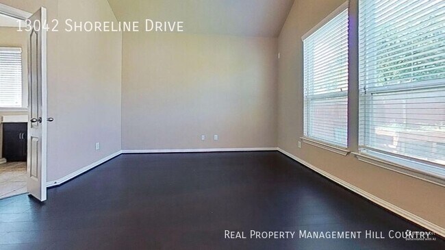 Building Photo - 13042 Shoreline Dr