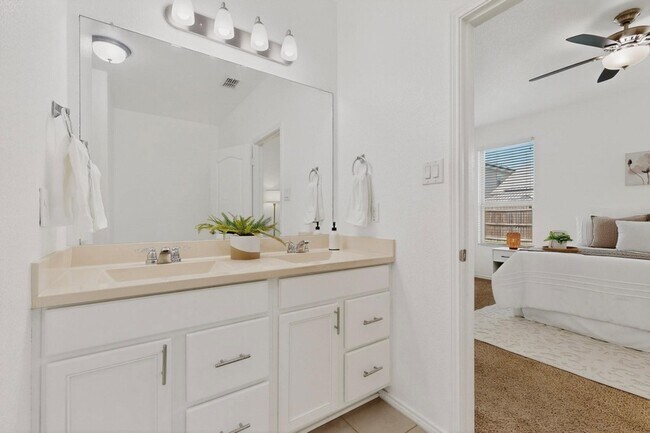 Building Photo - 6212 Topsail Dr