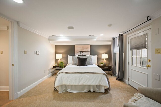 Building Photo - Welcome Home to Your Stylish 1 BR/1BA  in Adams Morgan!