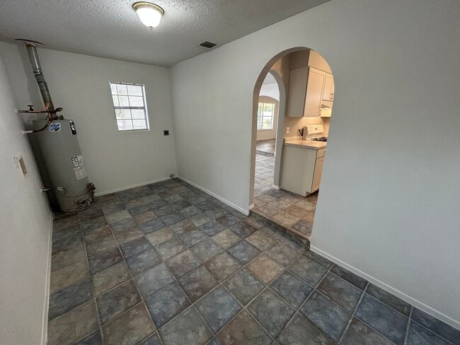 Building Photo - *MOVE IN SPECIAL* Tucked Away on a Cul-de-Sac | 3-Bedroom San Antonio Home!