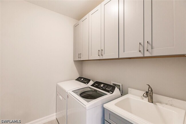 Building Photo - 536 Polihale Wy