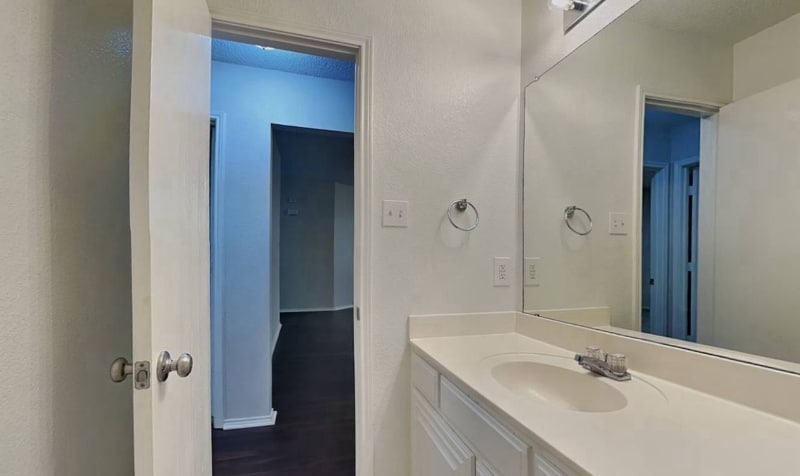 Building Photo - 344 McMurtry Dr