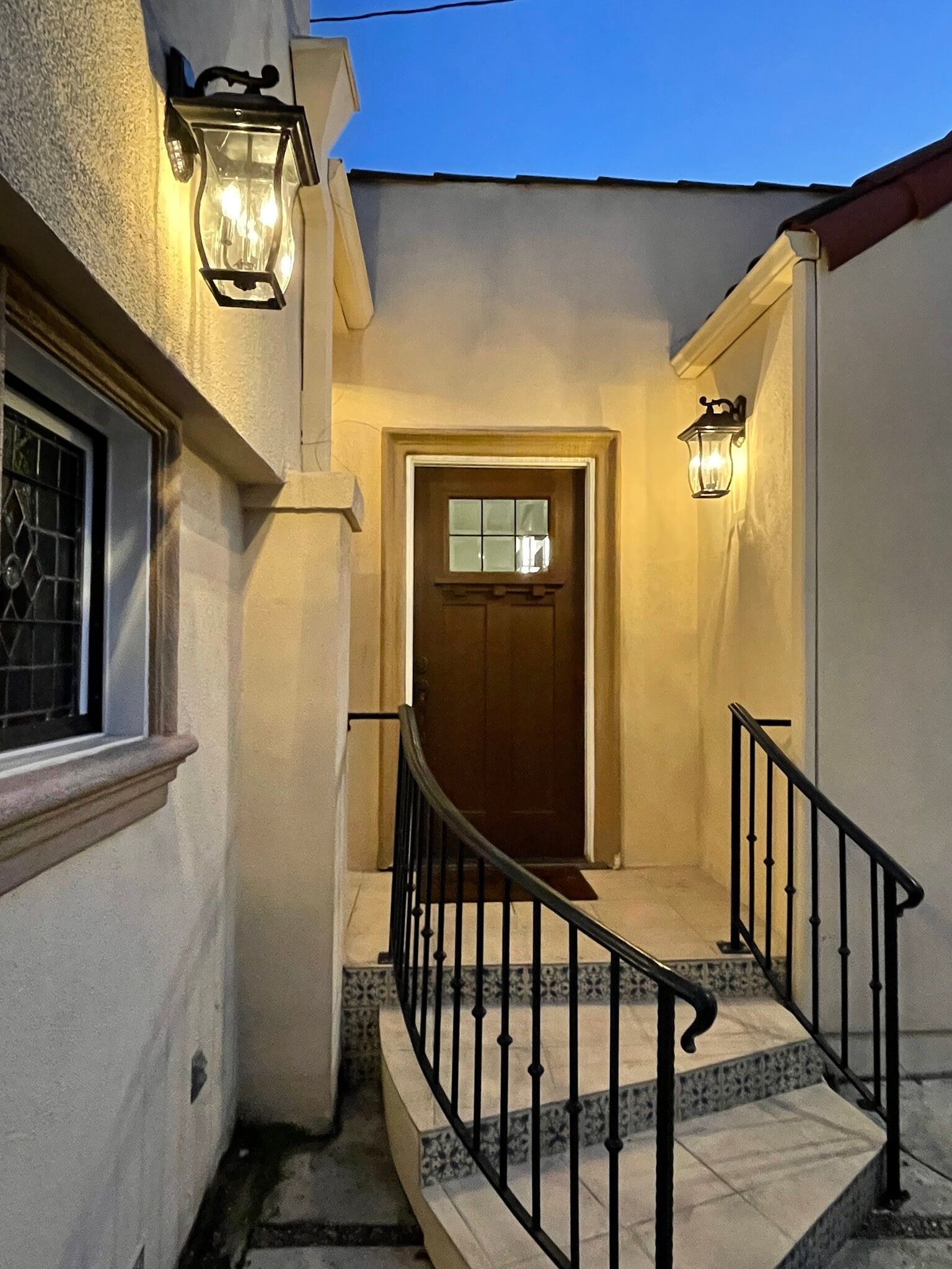 Building Photo - 728 Westbourne Dr