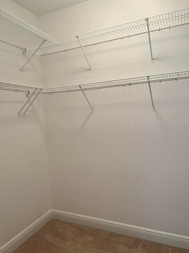 Building Photo - 123 Crab Apple Ave