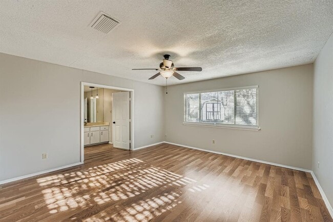 Building Photo - 1415 Lance Way