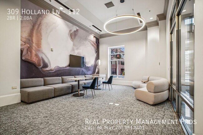 Building Photo - 309 Holland Ln